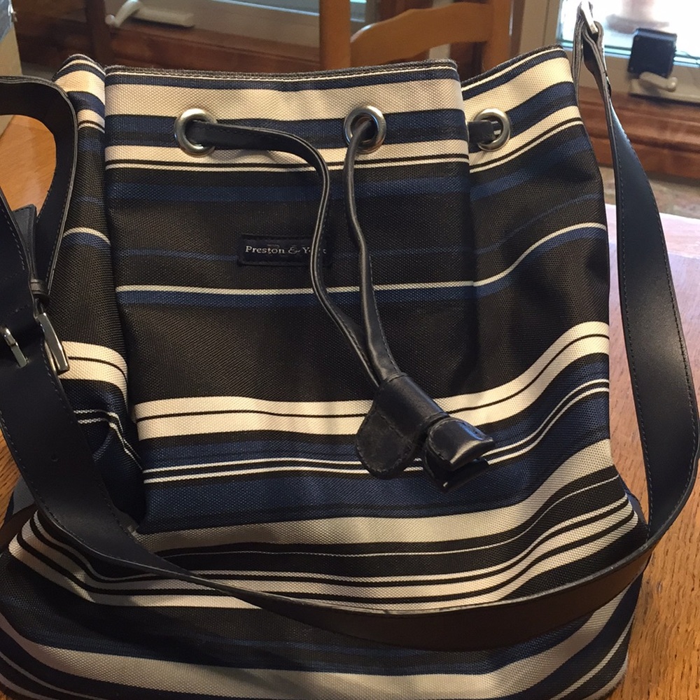 Bucket bag - Picture 4 of 7